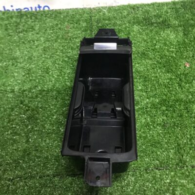 Volkswagen MK6 Cup Holder Tray (No Warranty)