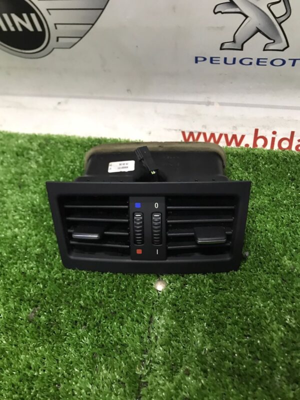 BMW E90 Rear Aircond Vent (No Warranty)